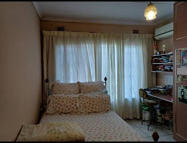 4 BEDROOM HOUSE FOR SALE IN SHALLCROSS